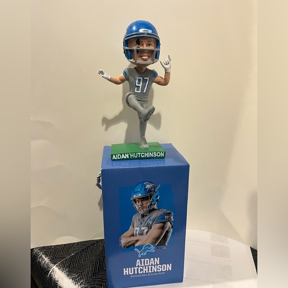 Detroit Lions 2023 Aidan Hutchinson One of A Kind Collectors Edition Bobblehead - Picture 9 of 12